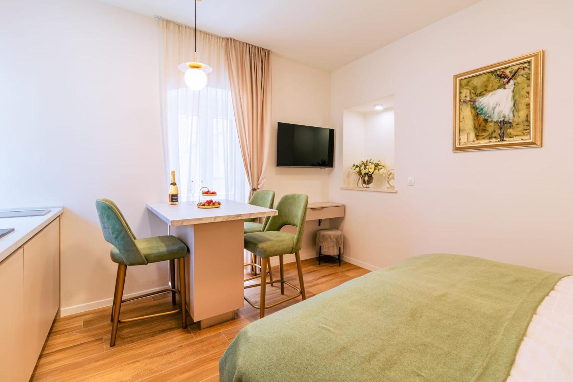 Luxury 2 Bedroom-2 Bathroom Apartment & Studio App With Rooftop Terrace Split Ngoại thất bức ảnh