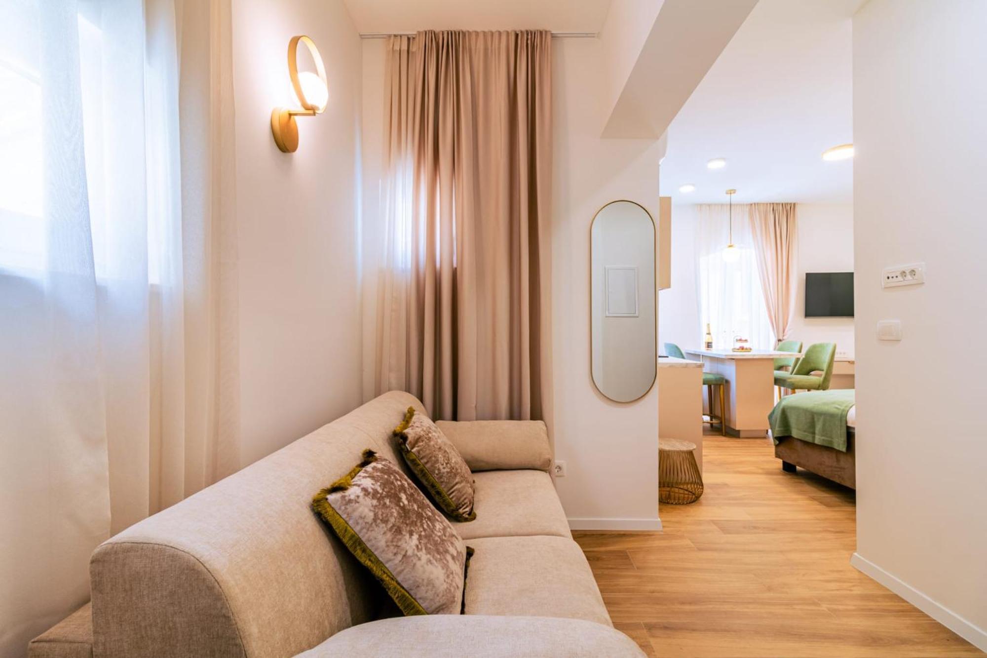 Luxury 2 Bedroom-2 Bathroom Apartment & Studio App With Rooftop Terrace Split Ngoại thất bức ảnh