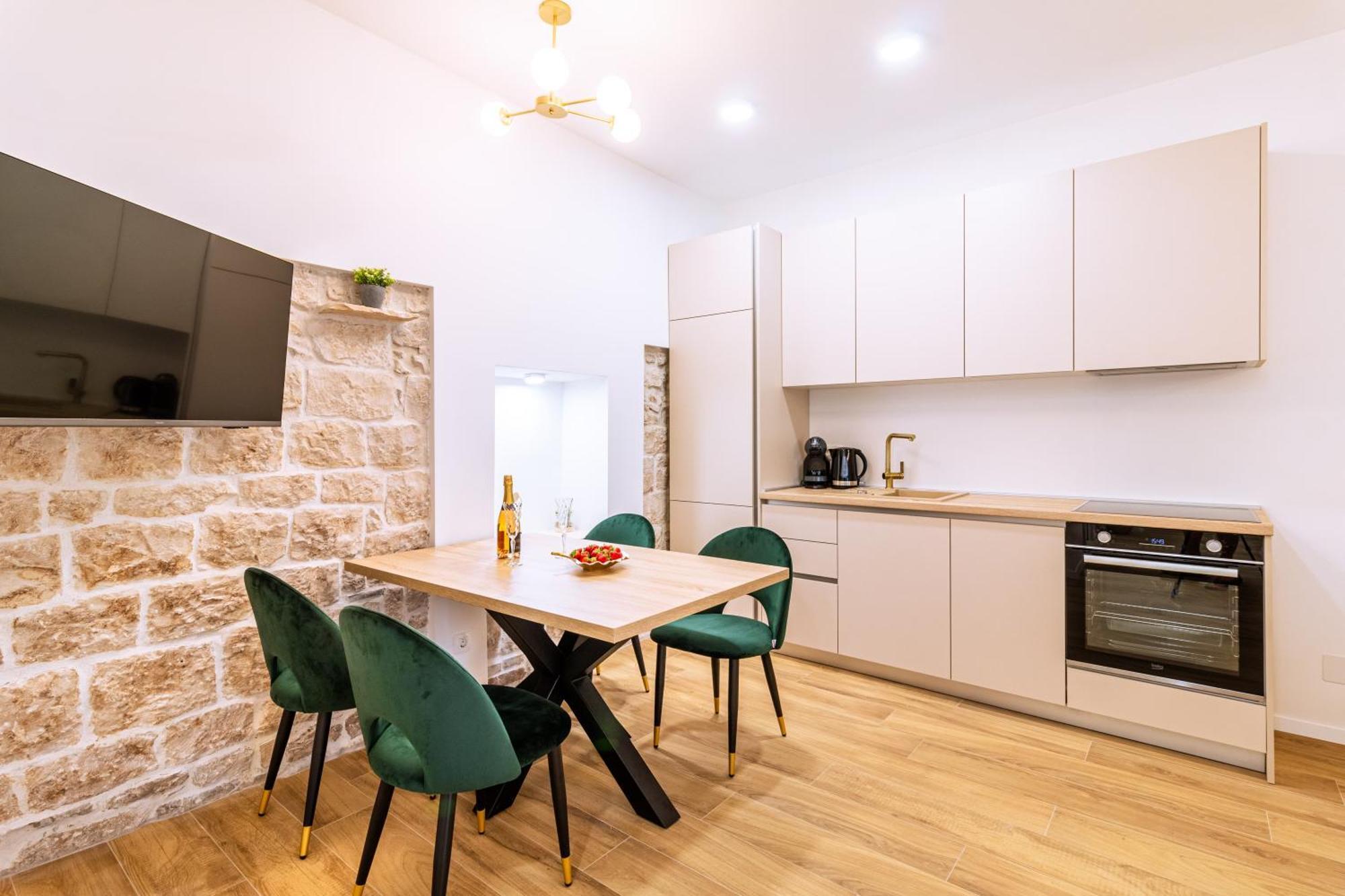 Luxury 2 Bedroom-2 Bathroom Apartment & Studio App With Rooftop Terrace Split Ngoại thất bức ảnh