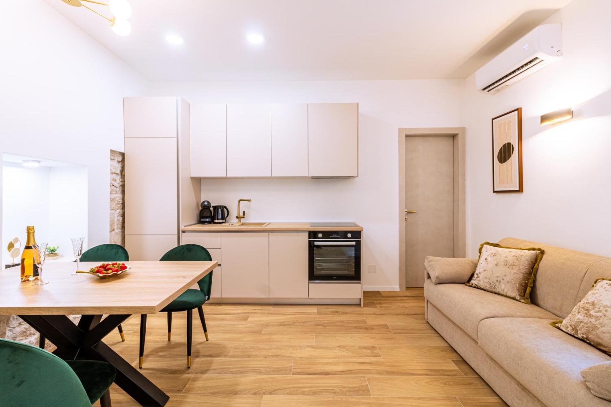 Luxury 2 Bedroom-2 Bathroom Apartment & Studio App With Rooftop Terrace Split Ngoại thất bức ảnh