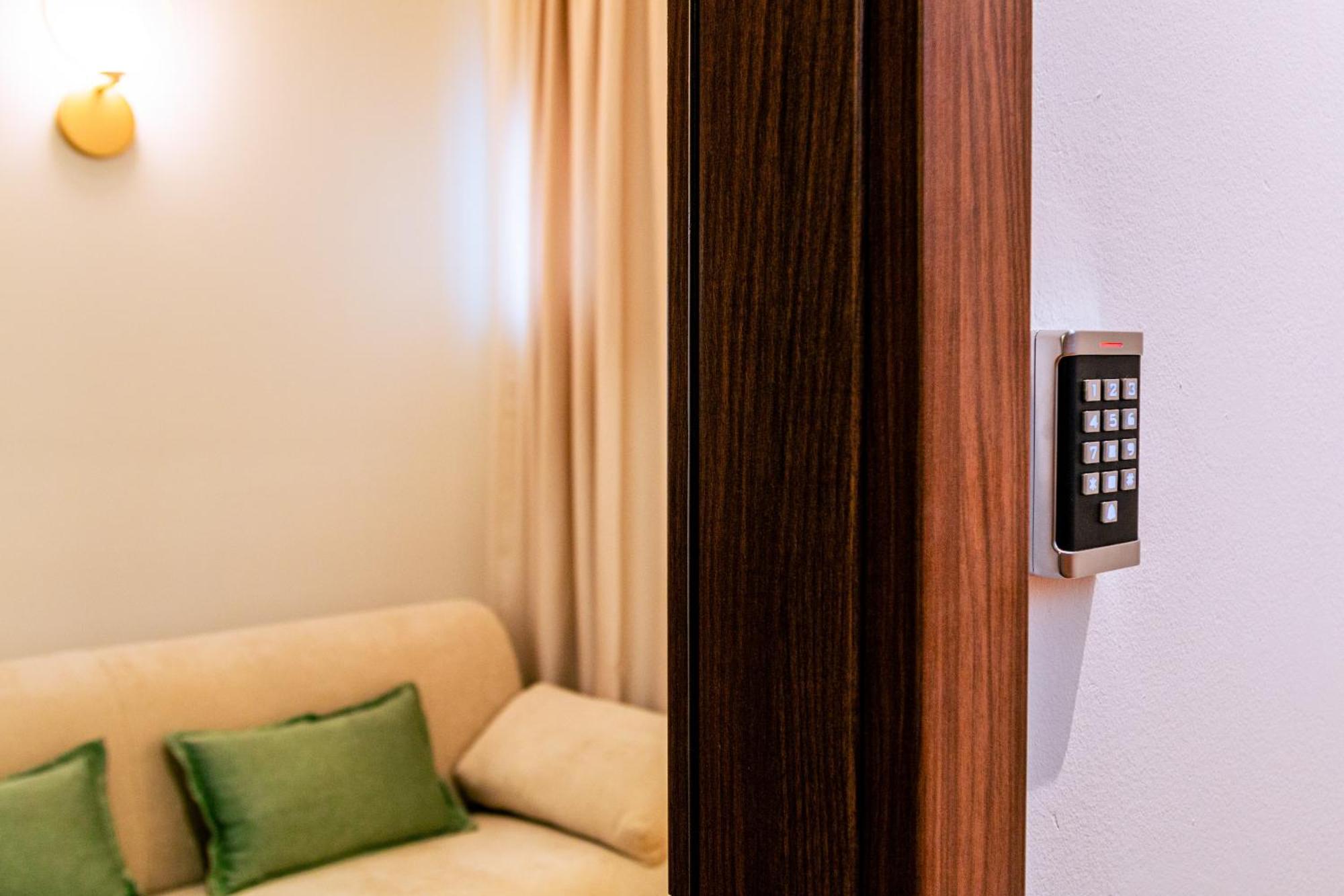 Luxury 2 Bedroom-2 Bathroom Apartment & Studio App With Rooftop Terrace Split Phòng bức ảnh