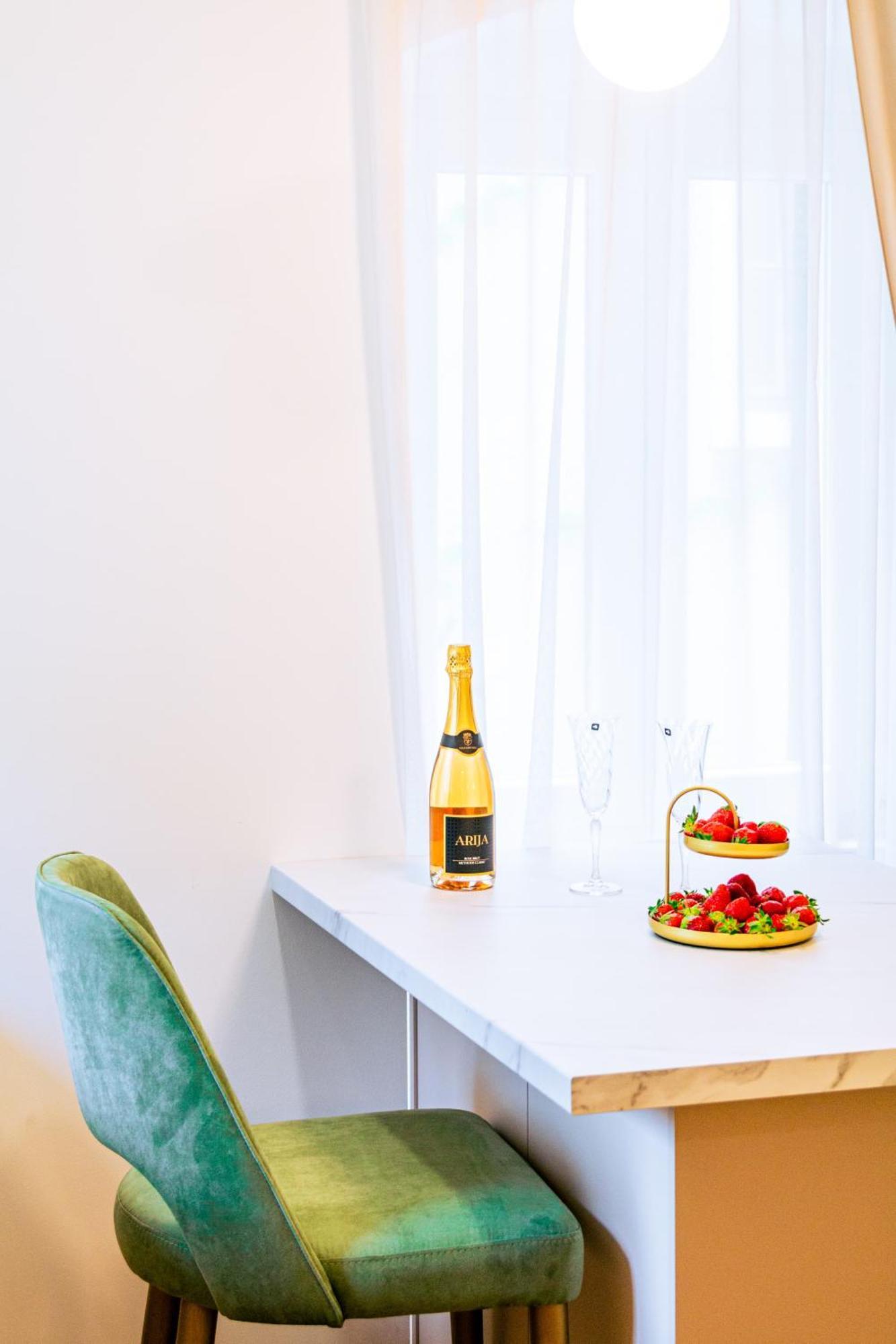 Luxury 2 Bedroom-2 Bathroom Apartment & Studio App With Rooftop Terrace Split Phòng bức ảnh