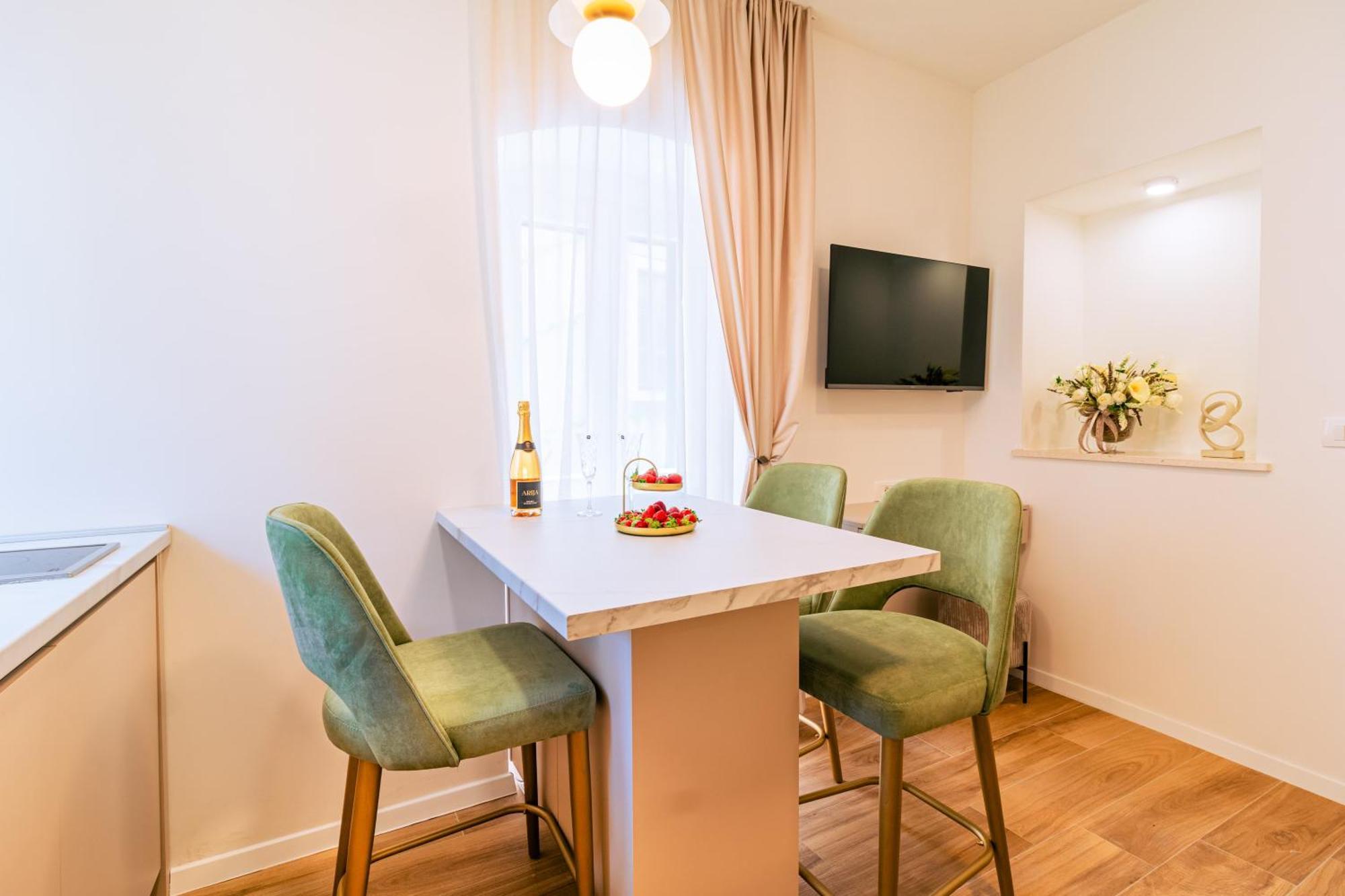 Luxury 2 Bedroom-2 Bathroom Apartment & Studio App With Rooftop Terrace Split Phòng bức ảnh